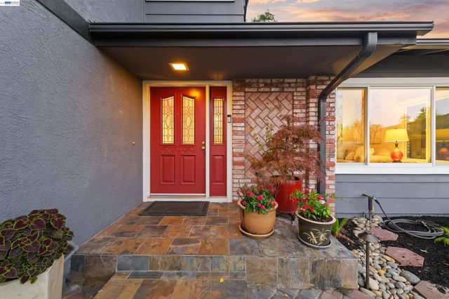 5805 San Carlos Way, Pleasanton, CA 94566