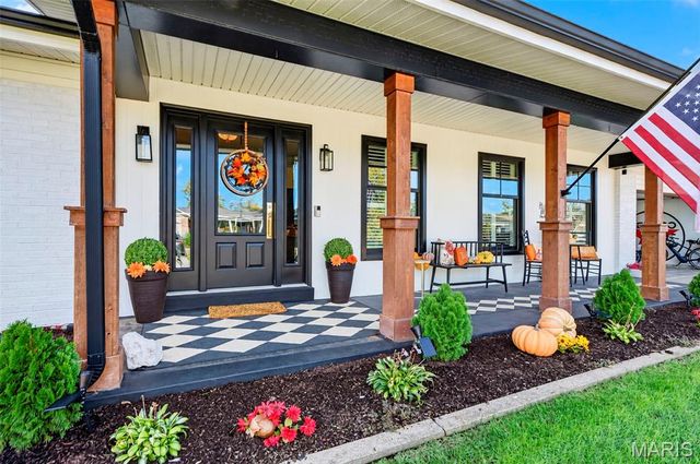 22 S Joyce Ellen Way, St Peters, MO 63376