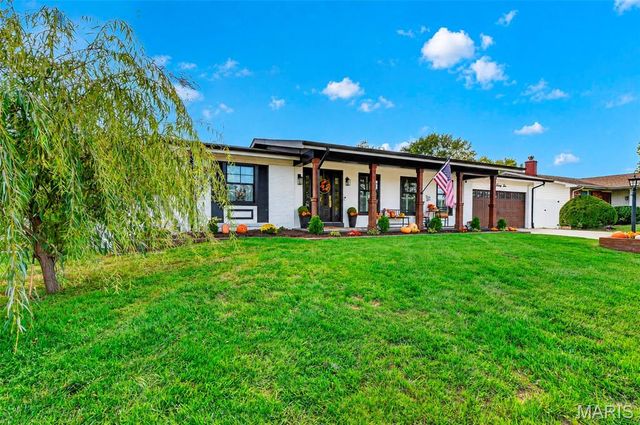 22 S Joyce Ellen Way, St Peters, MO 63376