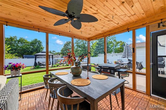 22 S Joyce Ellen Way, St Peters, MO 63376