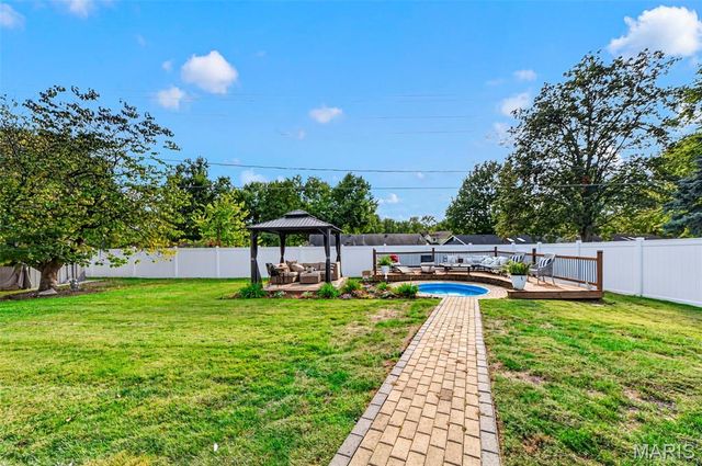 22 S Joyce Ellen Way, St Peters, MO 63376