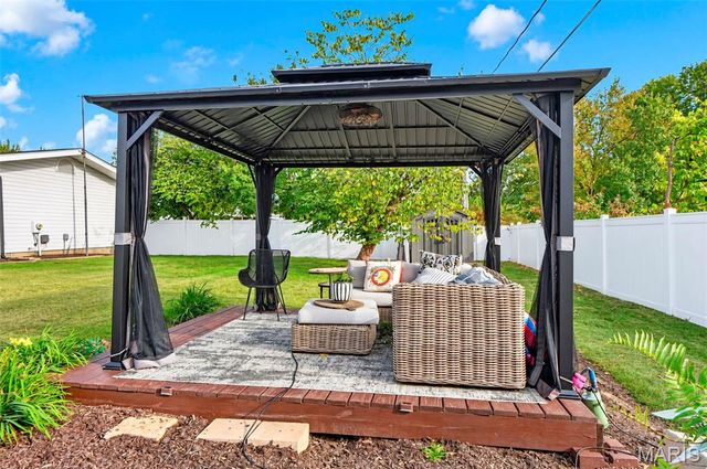 22 S Joyce Ellen Way, St Peters, MO 63376