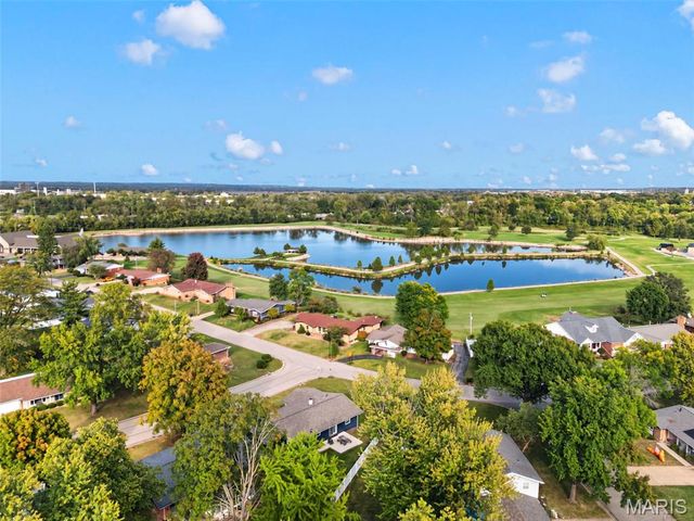 22 S Joyce Ellen Way, St Peters, MO 63376