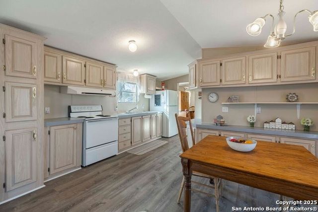 135 Feather Ridge Rd., Center Point, TX 78010