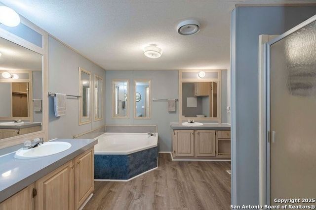 135 Feather Ridge Rd., Center Point, TX 78010