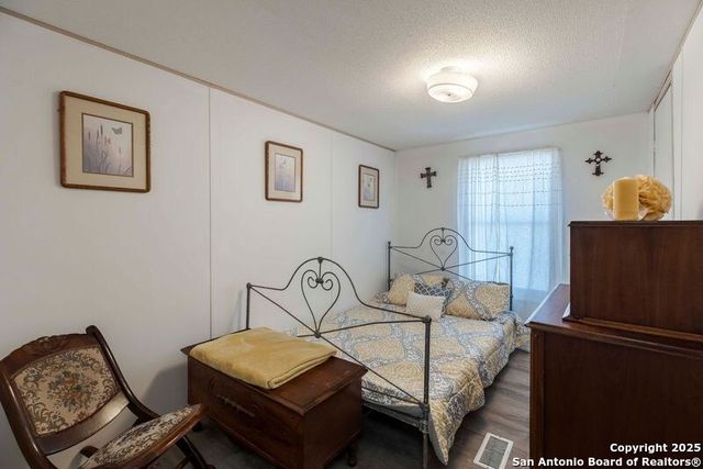 135 Feather Ridge Rd., Center Point, TX 78010