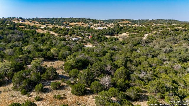 135 Feather Ridge Rd., Center Point, TX 78010