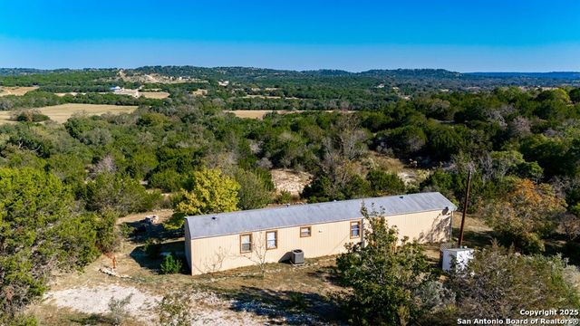 135 Feather Ridge Rd., Center Point, TX 78010