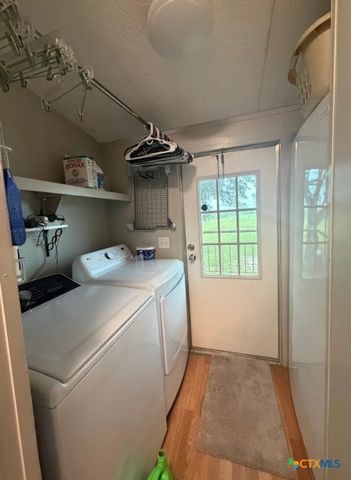 1635 County Road 409, Stockdale, TX 78160