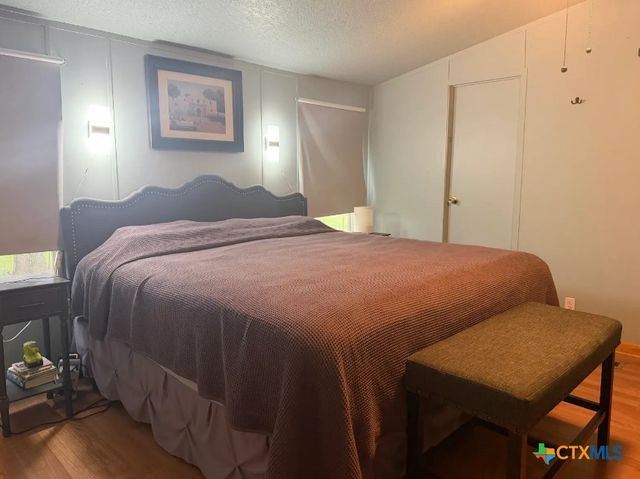 1635 County Road 409, Stockdale, TX 78160