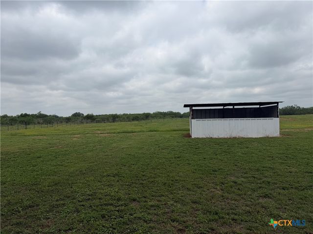 1635 County Road 409, Stockdale, TX 78160