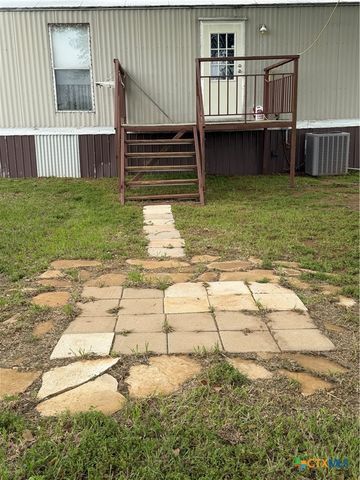 1635 County Road 409, Stockdale, TX 78160