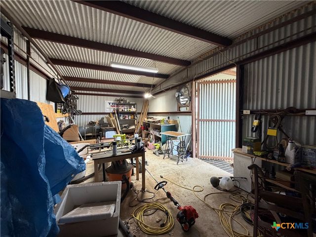 1635 County Road 409, Stockdale, TX 78160