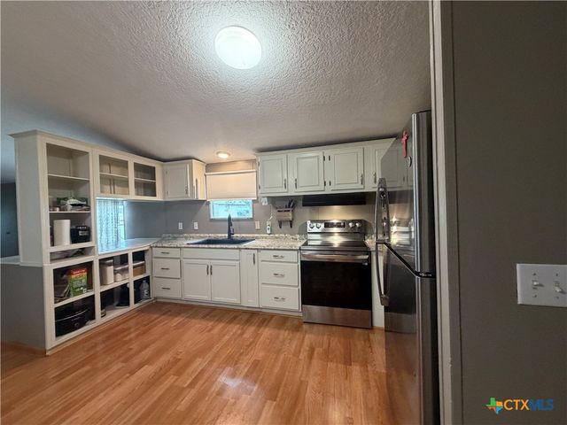 1635 County Road 409, Stockdale, TX 78160