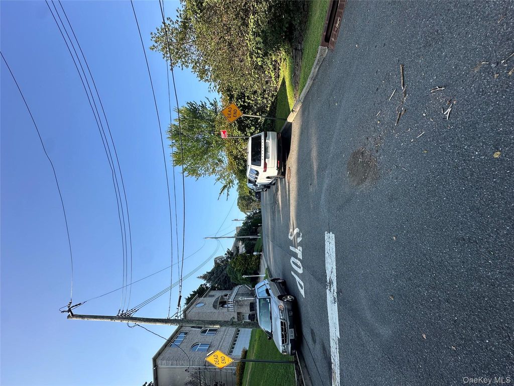 1 Douglas Court, Staten Island, NY 10304