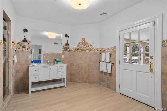 1 Laurelwood Court, Rye, NY 10580