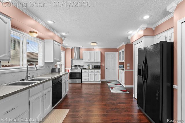 15461 Vincent Street, Clinton Charter Township, MI 48038