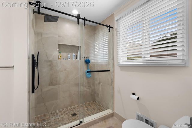 15461 Vincent Street, Clinton Charter Township, MI 48038