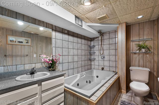 15461 Vincent Street, Clinton Charter Township, MI 48038