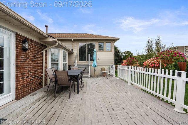 15461 Vincent Street, Clinton Charter Township, MI 48038