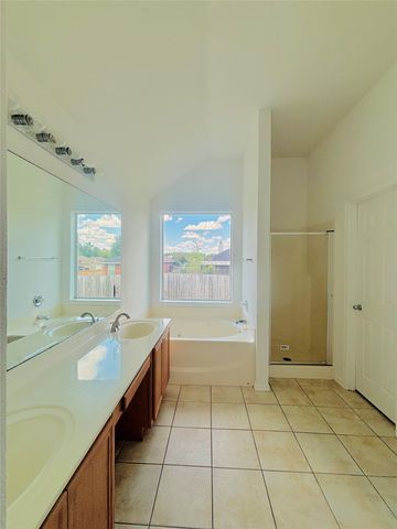5300 Meadow Court, Flint, TX 75762