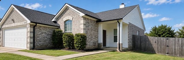 5300 Meadow Court, Flint, TX 75762