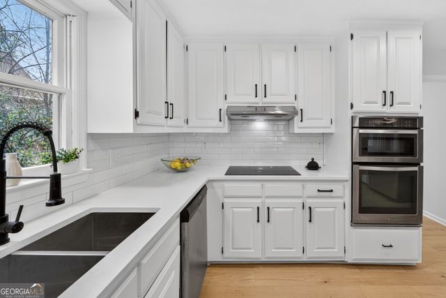 601 Cobblestone Lane, Stone Mountain, GA 30087