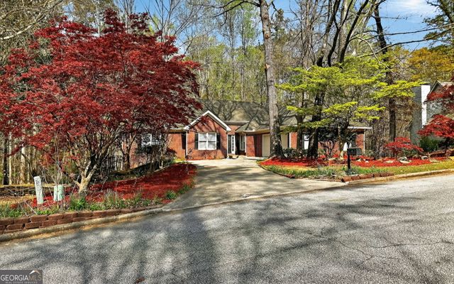 601 Cobblestone Lane, Stone Mountain, GA 30087
