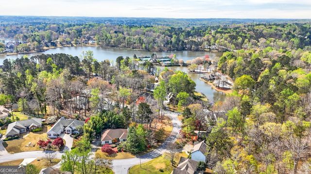601 Cobblestone Lane, Stone Mountain, GA 30087