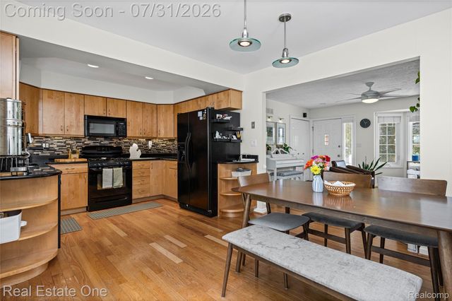 541 Curzon Road, Rochester Hills, MI 48307