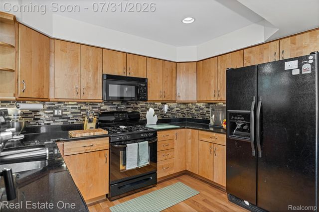 541 Curzon Road, Rochester Hills, MI 48307