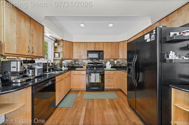 541 Curzon Road, Rochester Hills, MI 48307