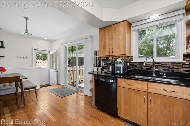 541 Curzon Road, Rochester Hills, MI 48307