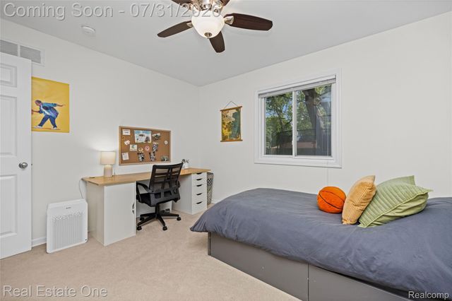 541 Curzon Road, Rochester Hills, MI 48307