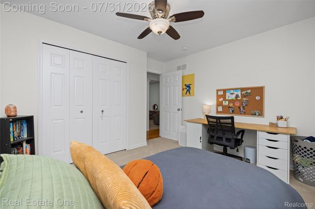 541 Curzon Road, Rochester Hills, MI 48307