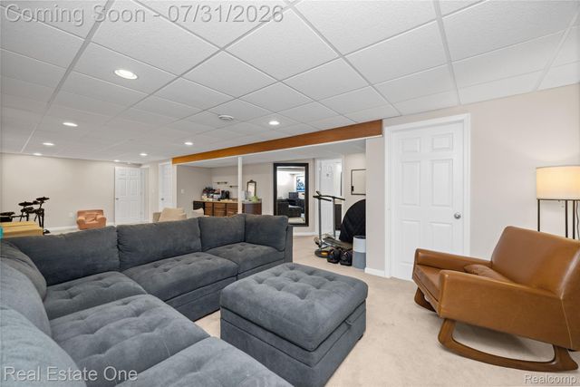 541 Curzon Road, Rochester Hills, MI 48307