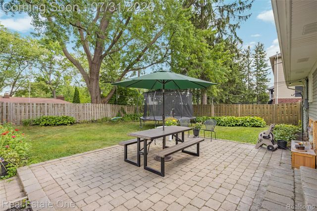 541 Curzon Road, Rochester Hills, MI 48307