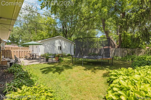 541 Curzon Road, Rochester Hills, MI 48307