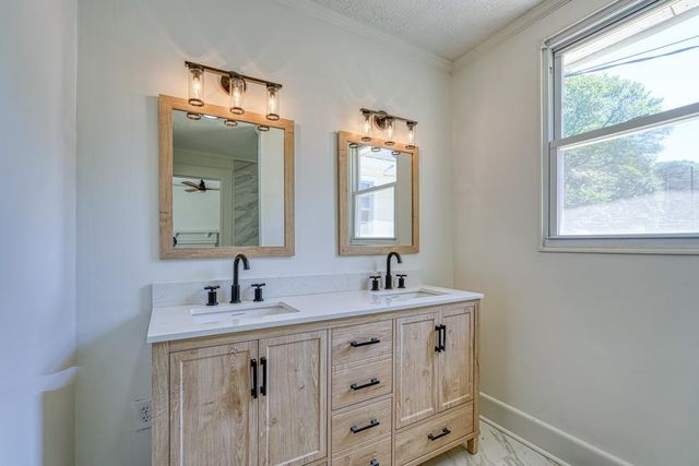 9 Forest Mill Street, Spartanburg, SC 29301