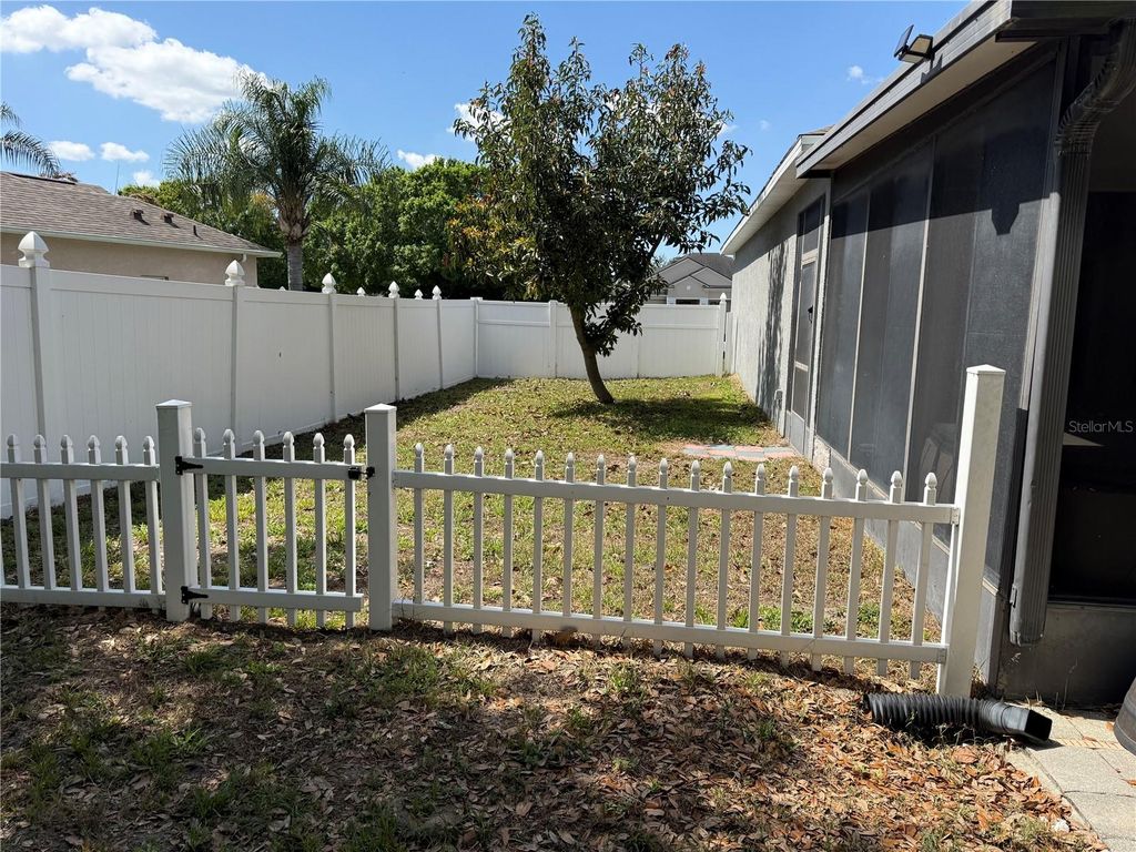 Image 17 of property listing at 2031 WINTERMERE POINTE DRIVE, Winter Garden, FL 34787