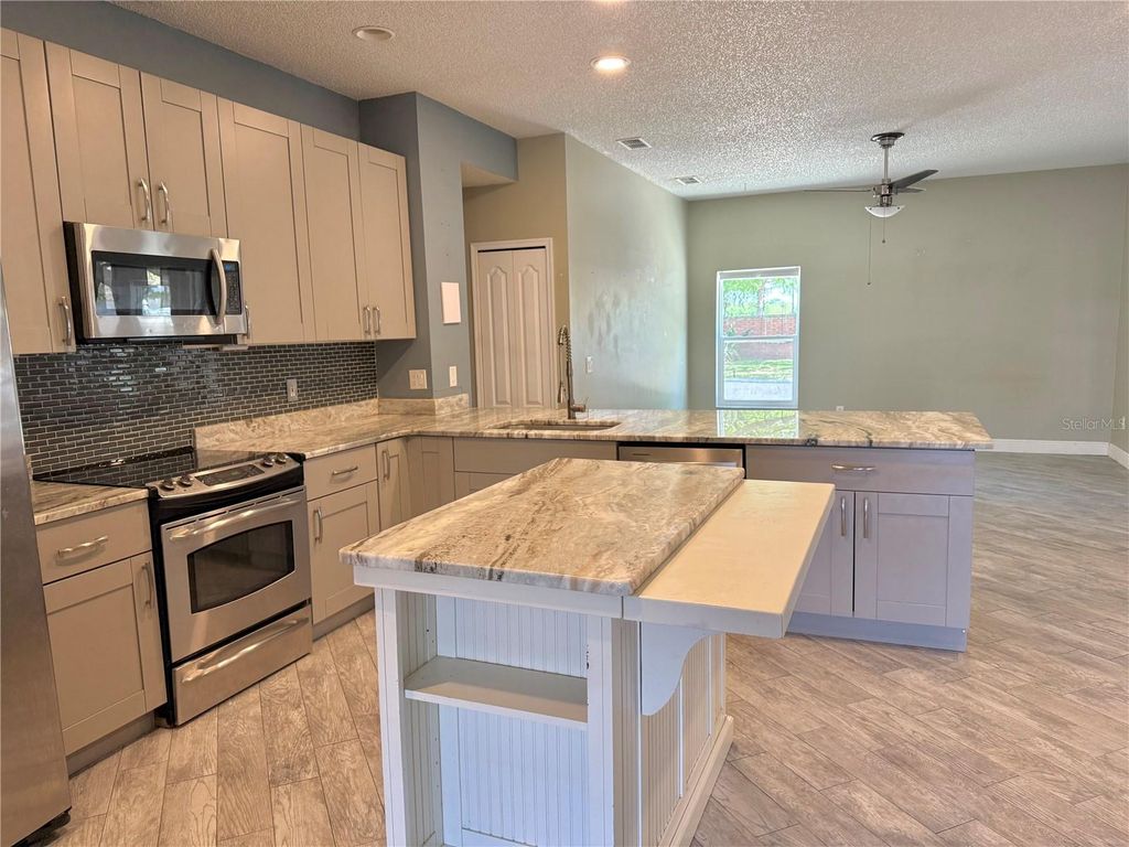 Image 5 of property listing at 2031 WINTERMERE POINTE DRIVE, Winter Garden, FL 34787