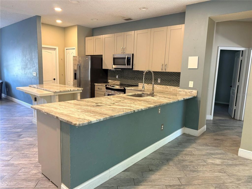 Image 6 of property listing at 2031 WINTERMERE POINTE DRIVE, Winter Garden, FL 34787