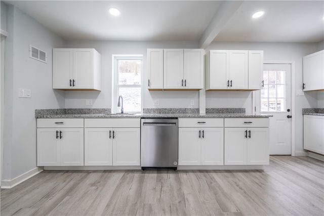 665 Allison Hollow Rd, Chartiers, PA 15301