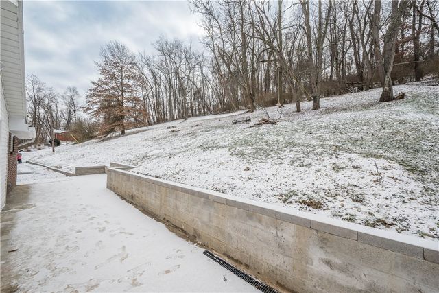 665 Allison Hollow Rd, Chartiers, PA 15301