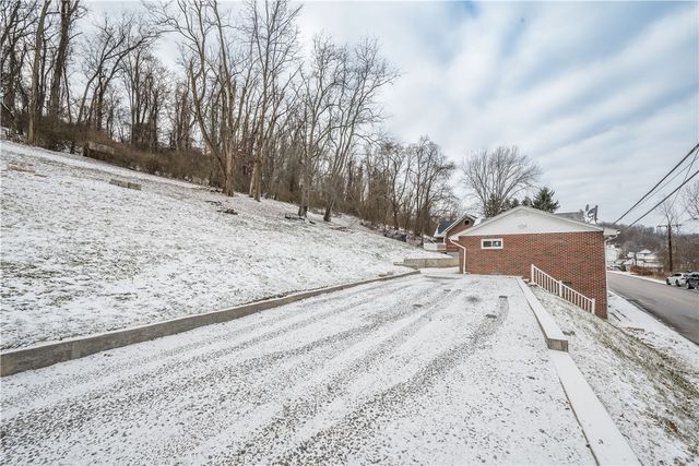 665 Allison Hollow Rd, Chartiers, PA 15301