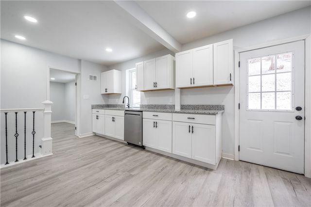 665 Allison Hollow Rd, Chartiers, PA 15301