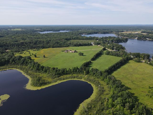 2812 Shoreline Drive, Lupton, MI 48635