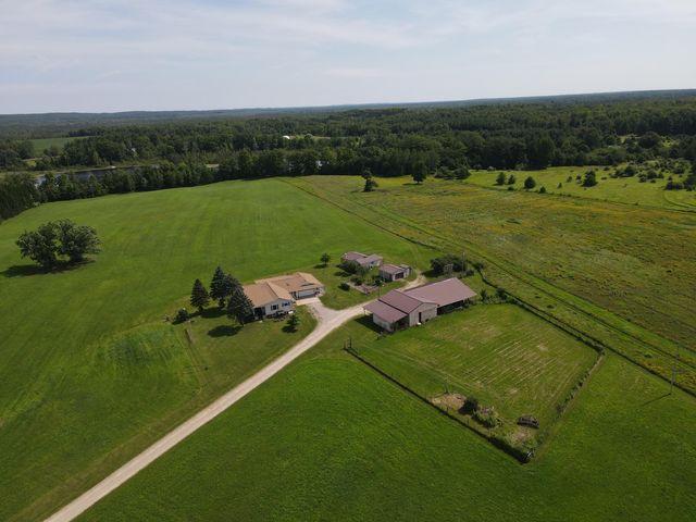 2812 Shoreline Drive, Lupton, MI 48635