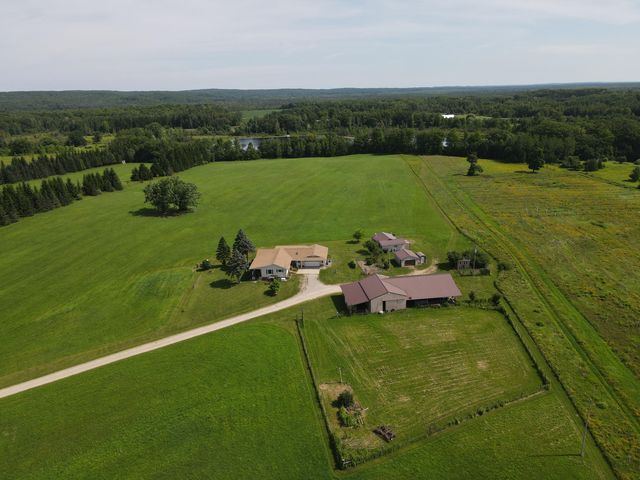 2812 Shoreline Drive, Lupton, MI 48635
