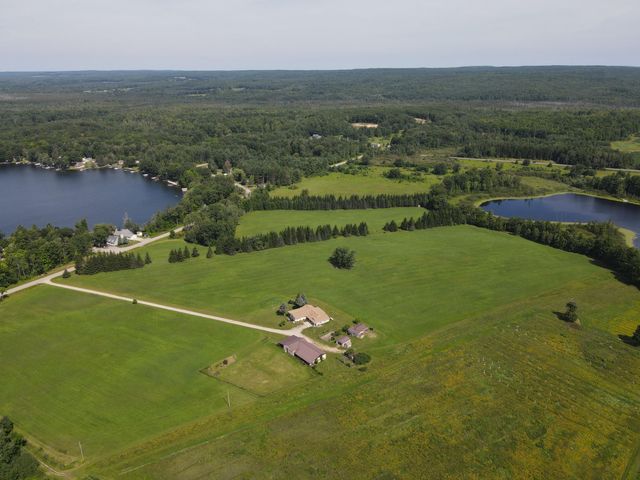 2812 Shoreline Drive, Lupton, MI 48635